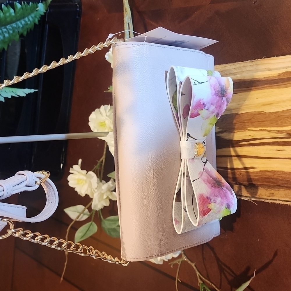 NWT BETSEY JOHNSON BOW CROSSBODY/WALLET - Picture 4 of 6